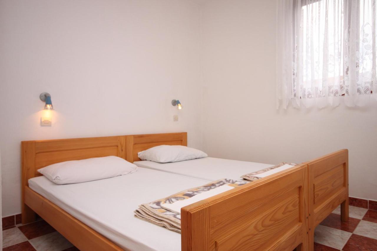Apartments With A Parking Space Starigrad, Paklenica - 6618 Exterior foto