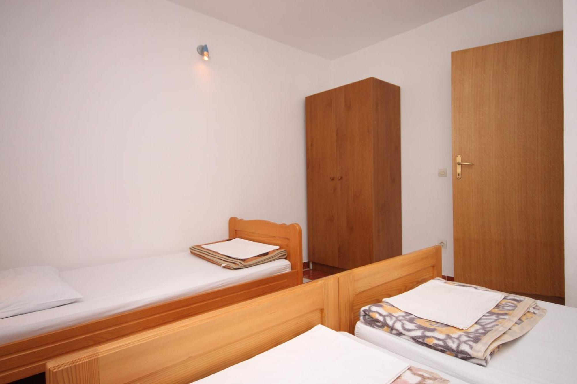 Apartments With A Parking Space Starigrad, Paklenica - 6618 Habitación foto